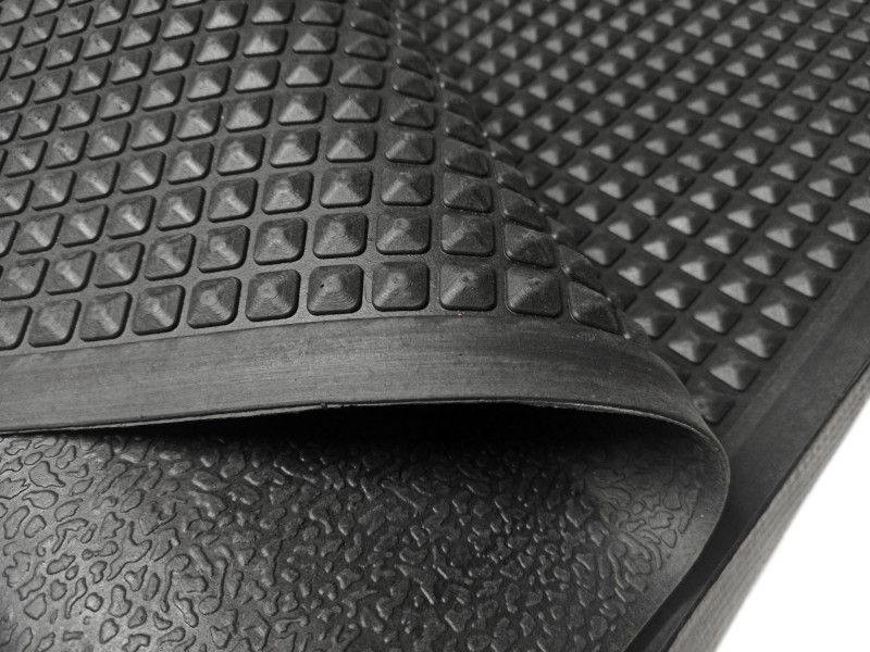 Wycieraczka gumowa zewnętrzna z najazdem piramida